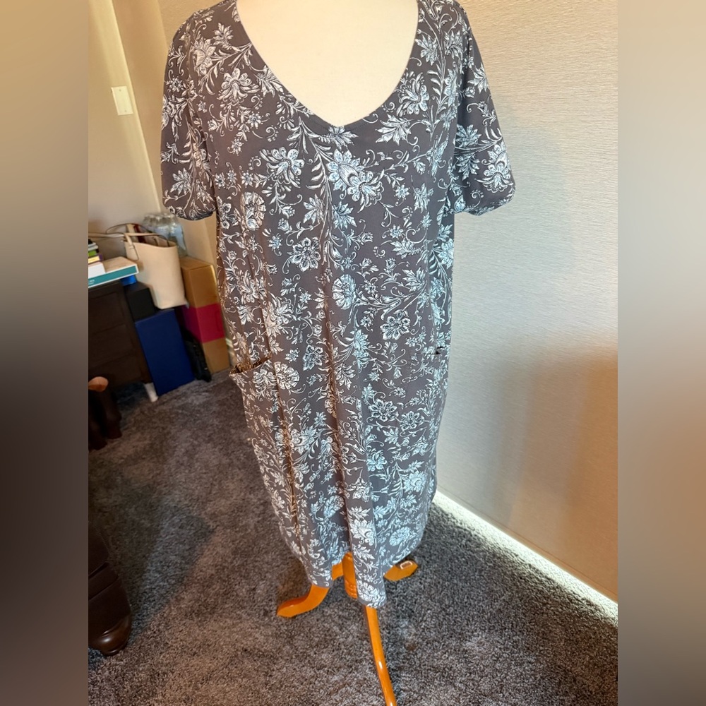 Floral Gray and White Dress with Pockets